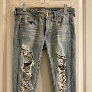 American Eagle Light-Wash Distressed Skinny Jeans, Size 6 Regular